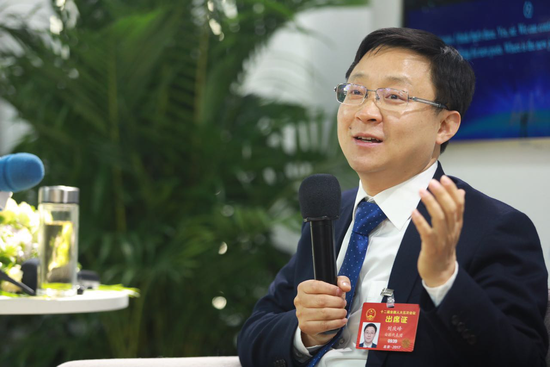 刘庆峰代表：建议设立人工智能国家实验室