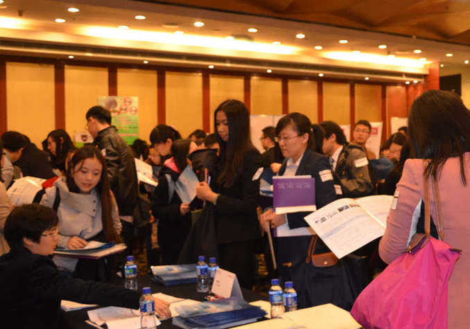 中国破解“六难”吸引留学生回国就业创业