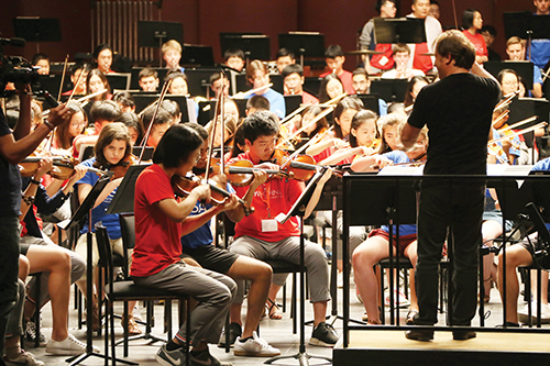 中华青少年交响乐团在纽约首演成功