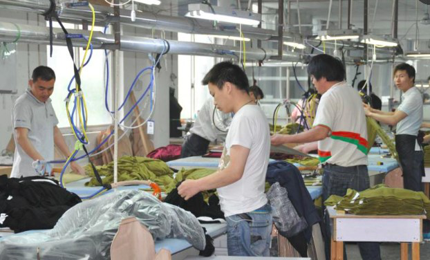 “分享产能”渐成风尚　中国１．５万家服装工厂让淡季“不淡”
