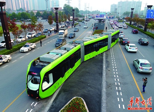 中国“智轨”列车创新城市轨道交通