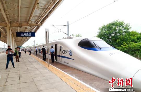 高铁网“牵引”中国中部崛起