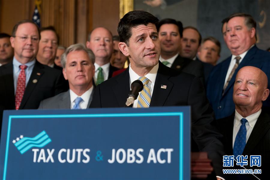 美国会众议院通过大规模减税法案