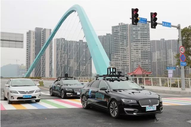 中国首支无人驾驶车队南沙发车