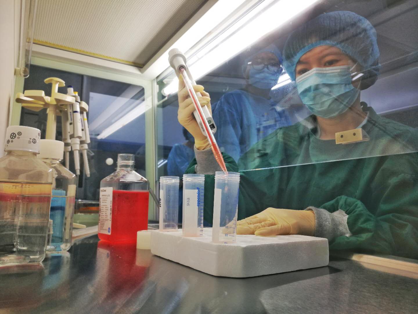 全球首台自动化干细胞诱导培养设备在广州生物院诞生