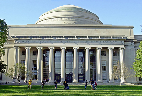 麻省理工学院反对美政府不公平对待华人学者