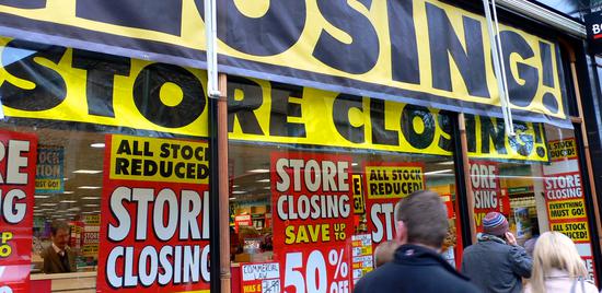 财经观察：美国零售业遭遇关税和经济逆风双重威胁