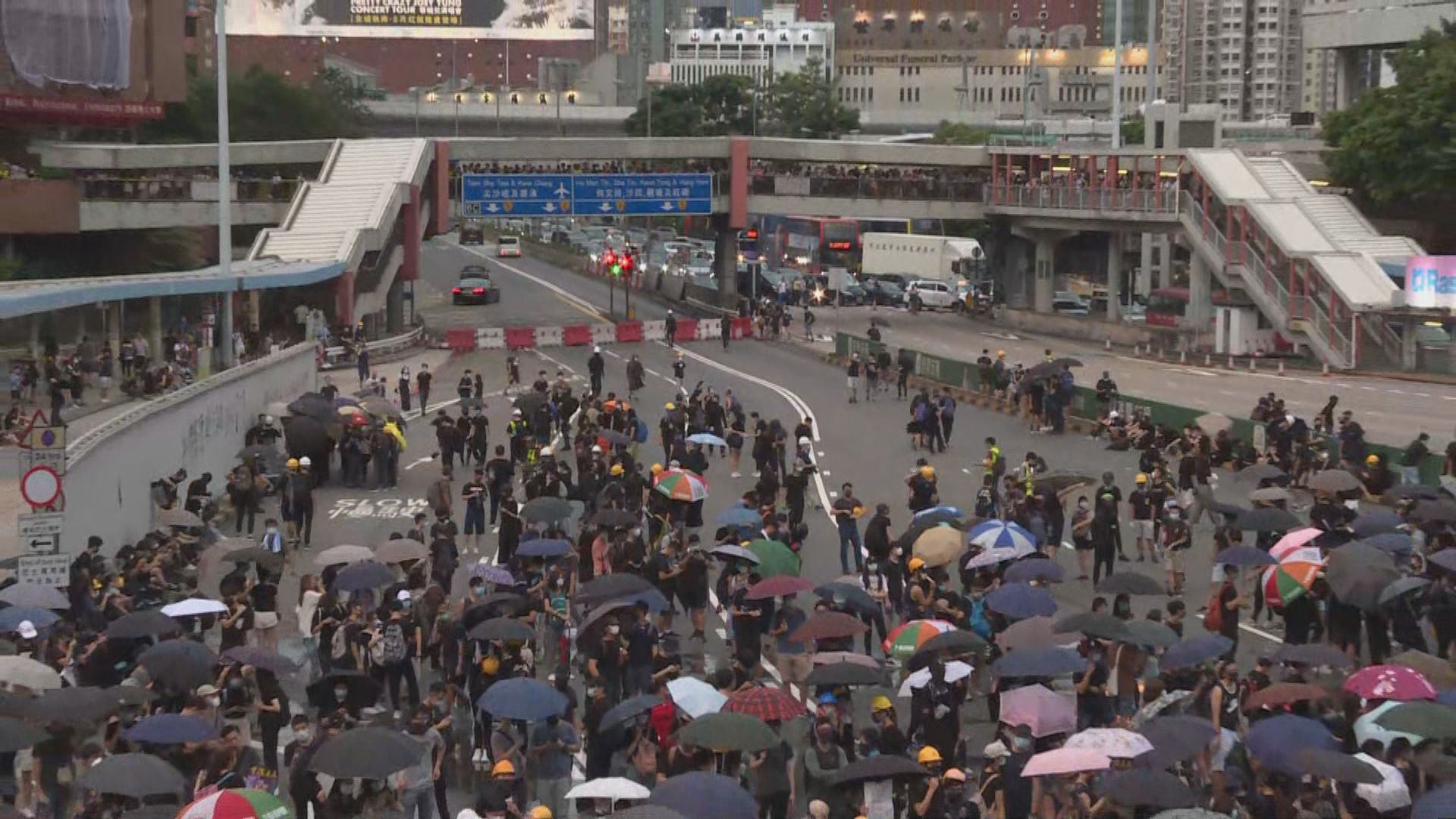 香港市民齐心呼吁止暴制乱 盼港尽快恢复和平安宁
