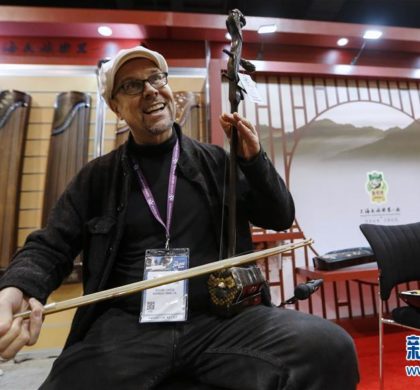 通讯：中国乐器在美国乐器展上“奏响强音”