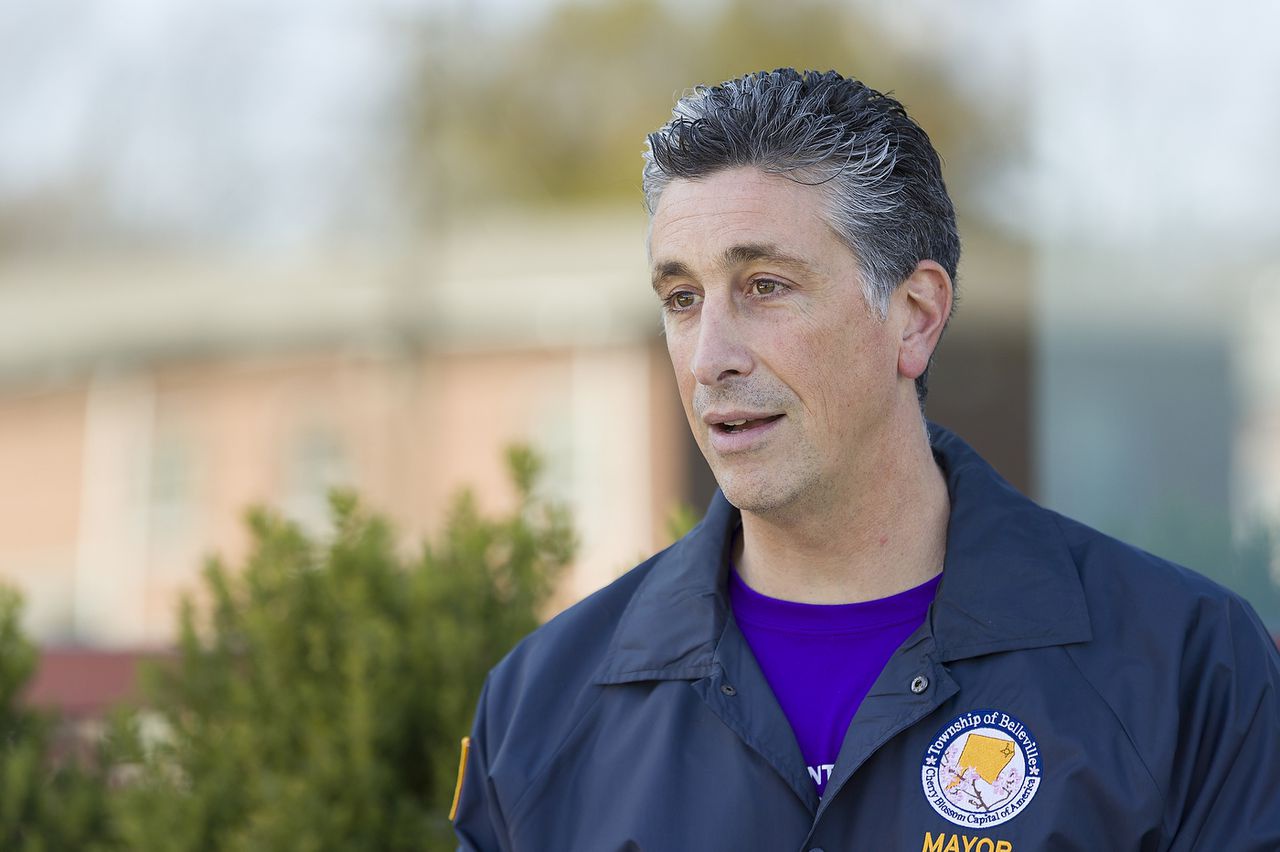 美国新泽西州一市长称其去年11月感染新冠病毒