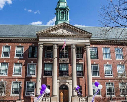 波士顿学校委员会经过激烈公开辩论 准对考试学校录取标准进行全面改革