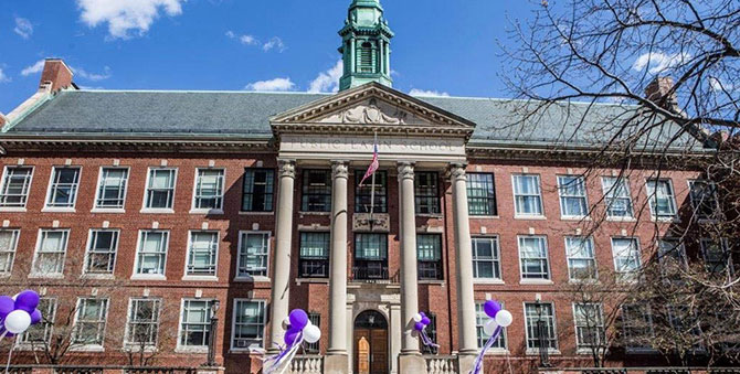 波士顿学校委员会经过激烈公开辩论 准对考试学校录取标准进行全面改革