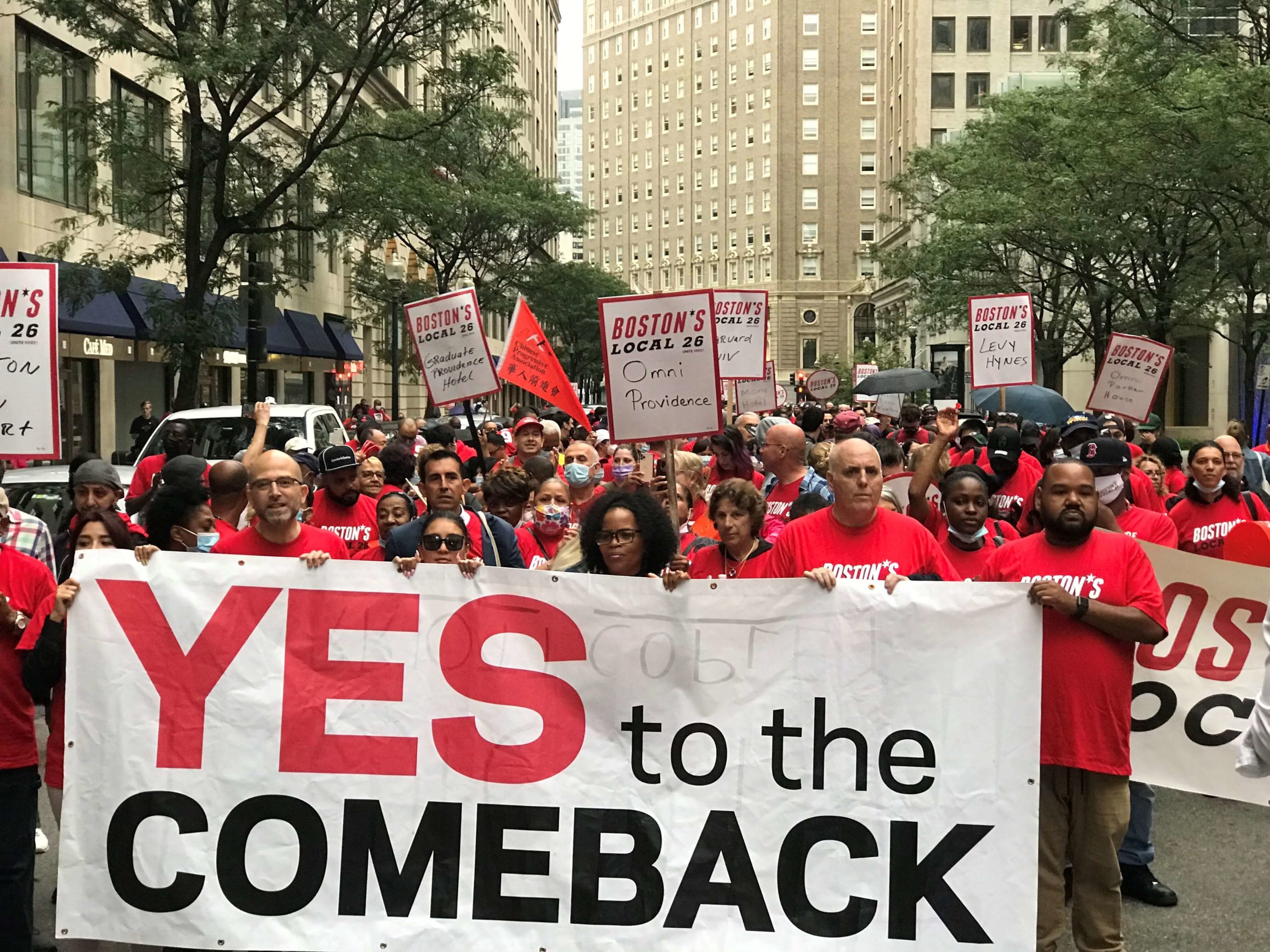 近千名波士顿酒店工人游行集会要求重返工作岗位 市长珍妮议员费连出席表示将对工人一直支持到底