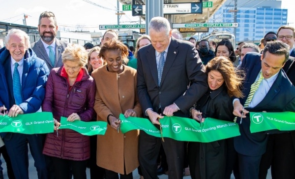 麻州政府庆祝绿线延长线开通项目投资近 23 亿美元