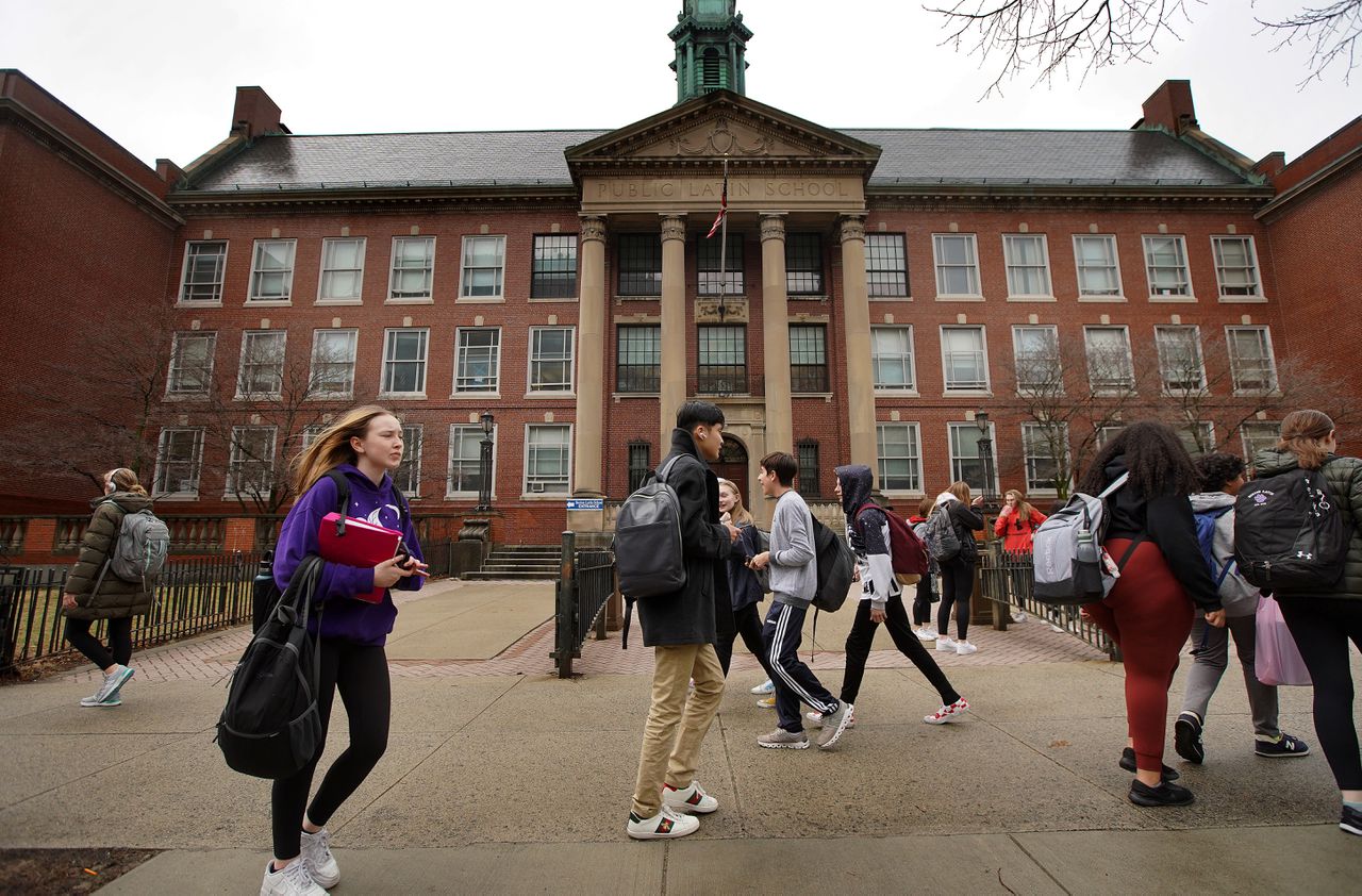 波士顿考试学校新政策让更多低收入学生录取