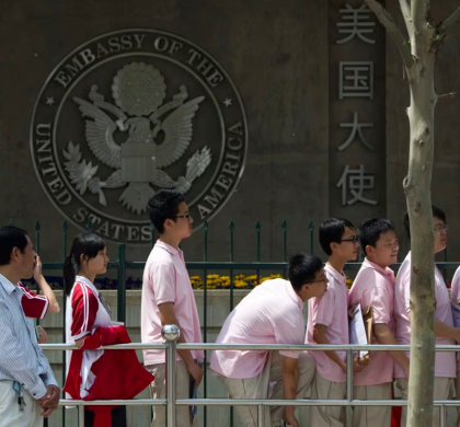 中国抗议在美国入境口岸对其学生进行审讯和驱逐