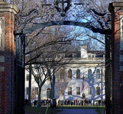 六名犹太学生对哈佛大学提起联邦诉讼，称其为“反犹太仇恨”的“堡垒”