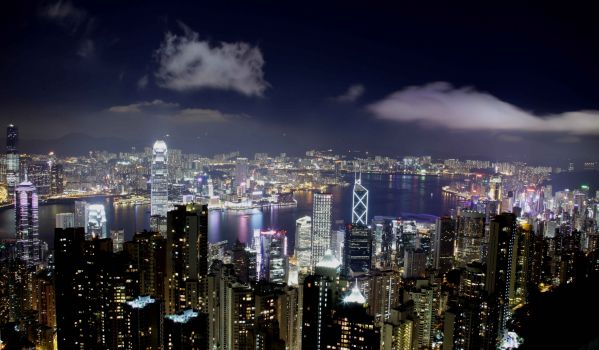 英媒称香港金融创新缺乏想象：将被深圳新加坡赶超