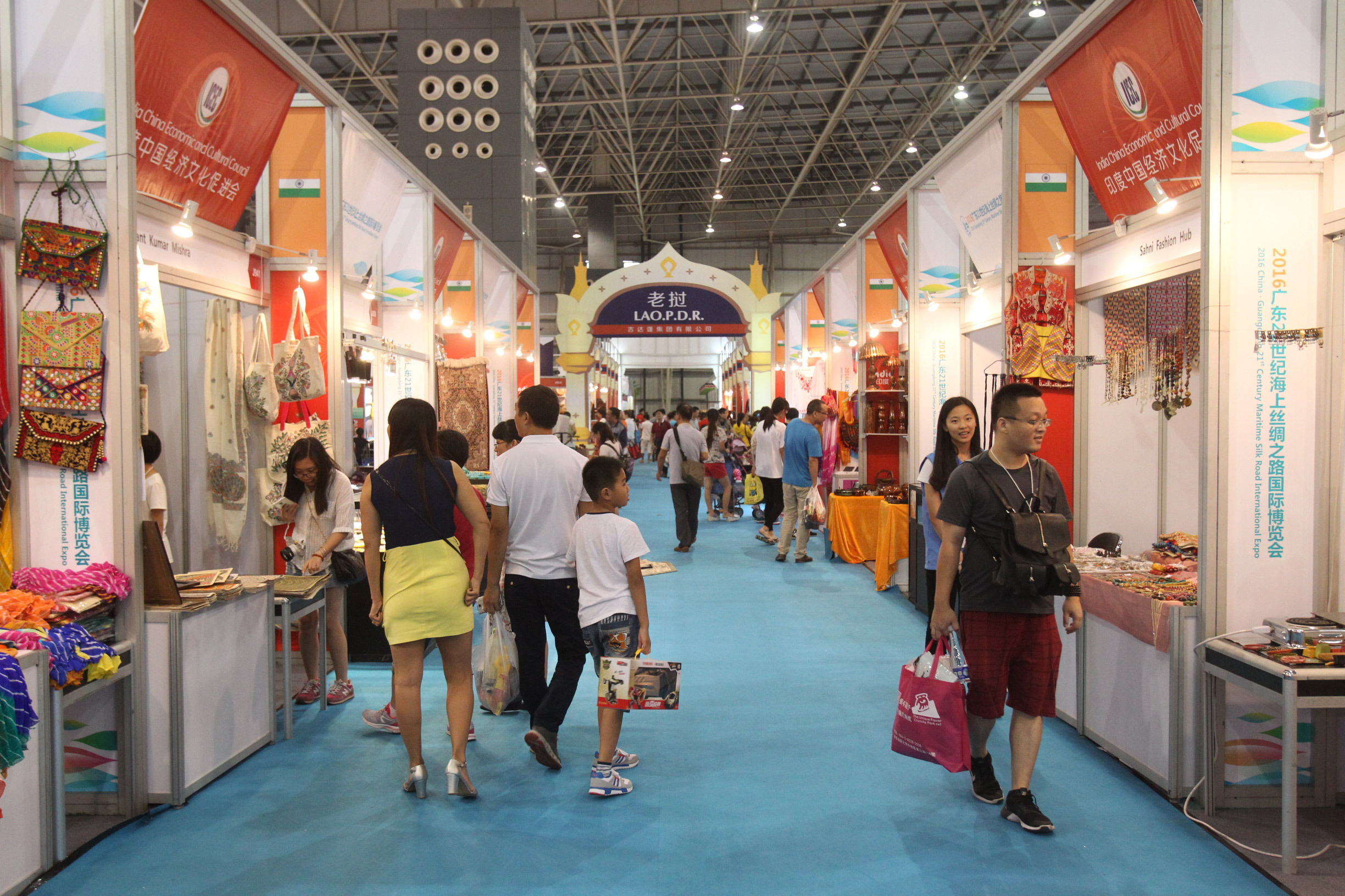 Í¼Îª2016º£Ë¿²©ÀÀ»áÉÏµÄÍâ¹ú²ÎÕ¹ÉÌ·ÖÇø¡£ÄÏ·½ÈÕ±¨¼ÇÕß Ëï¿¡½Ü Éã