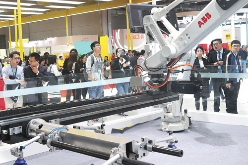 中国工业智能升级为全球创造机遇