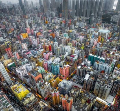 新华时评：从解决居住难题入手破解香港社会深层次矛盾