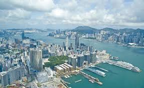 疫情之下，香港经济内外循环打通复苏路