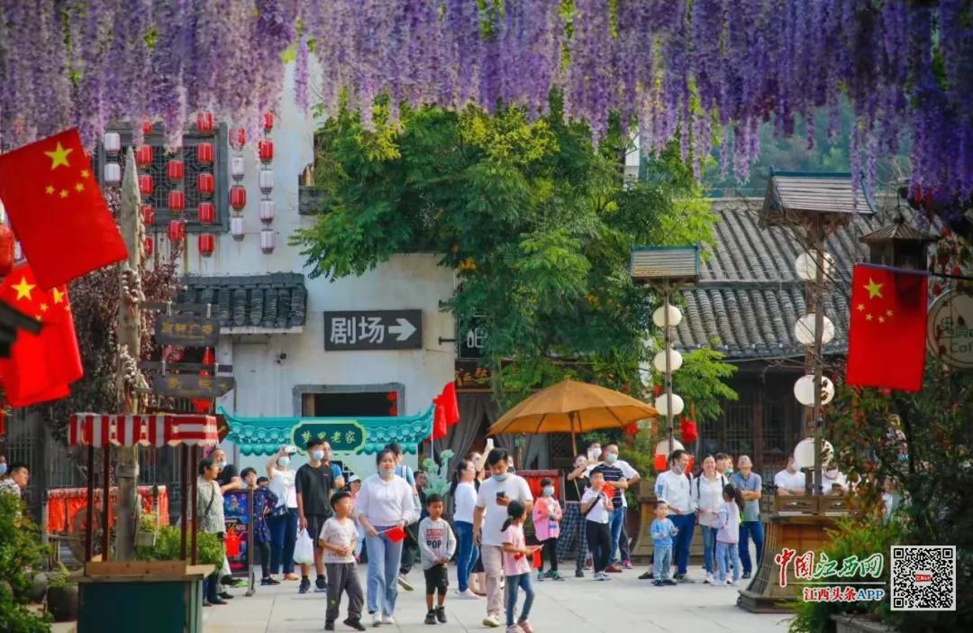 中国6.37亿人次国内游客激活国庆中秋长假旅游市场