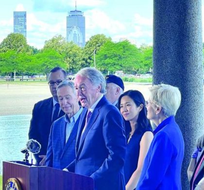吴弭市长与联邦、州和地方合作伙伴一起宣布 拨220万联邦资助用以莫克利公园海岸恢复力