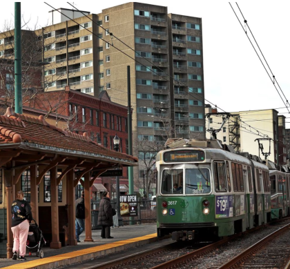 马萨诸塞州拒绝向不遵守新 MBTA 住房法的社区提供补助