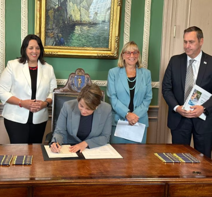 马萨诸塞州州长希利签署 560 亿美元的 2024 财年预算 对学校及高等教育气候应对和当地援助进行历史性投资