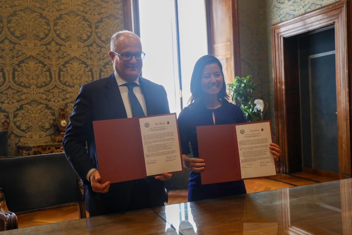 波士顿市长吴弭与罗马市长签署协议，共同承诺加强经济、气候和教育联系