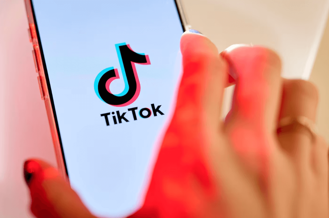 TikTok 周日对其 1.7 亿美国用户“关闭”后再开